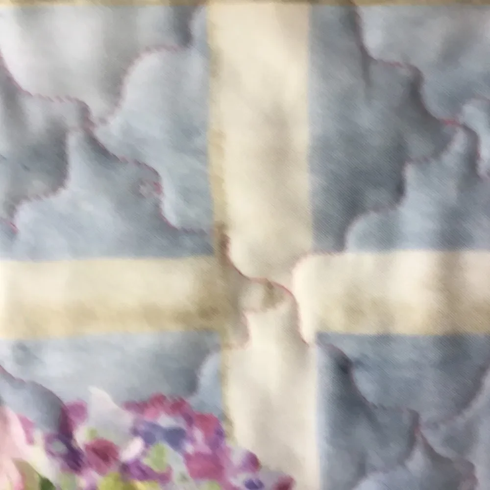 NWT Hand Crafted Flower Bouquet Quilt